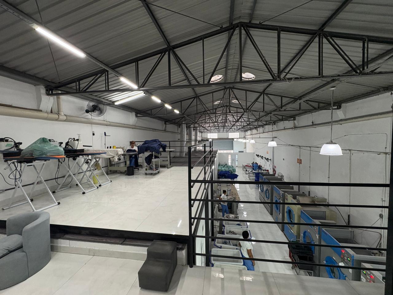 Vista geral do galpão da lavanderia